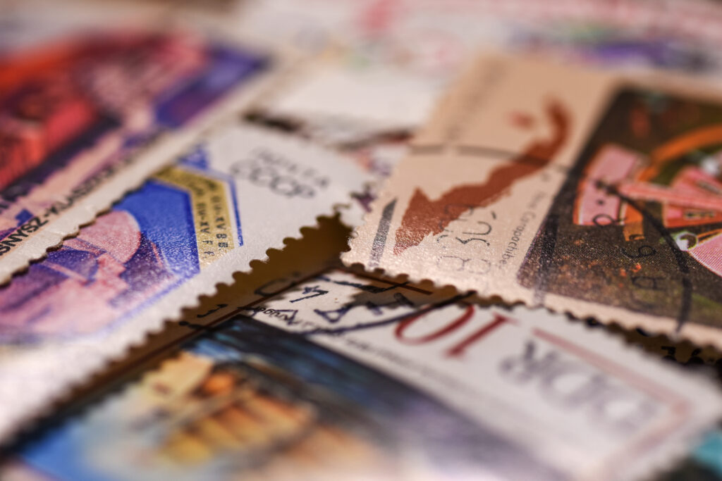 Les secrets de l&rsquo;estimation de timbres à Paris révélés